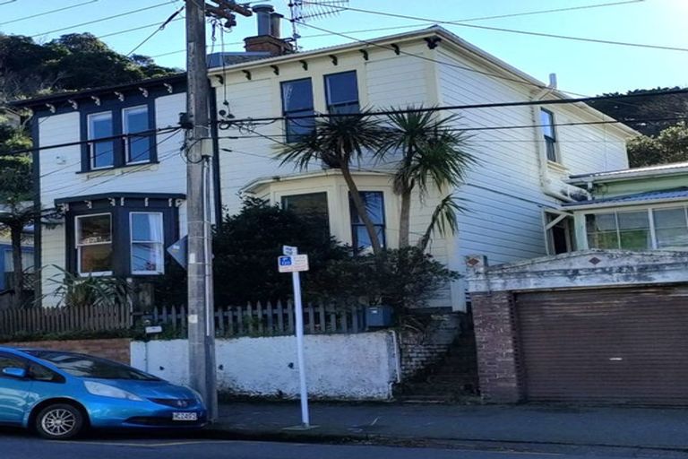 Photo of property in 120 Aro Street, Aro Valley, Wellington, 6021