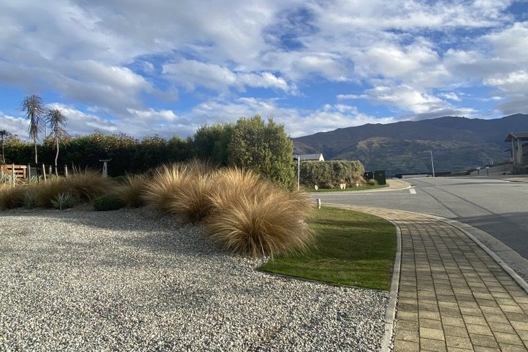 Photo of property in 12 Farrant Drive, Wanaka, 9305