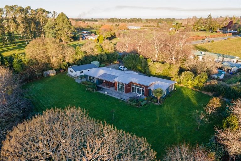 Photo of property in 95 Main Road North, Geraldine, 7930