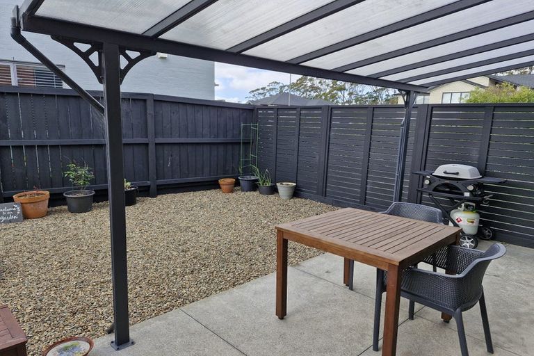 Photo of property in 64 Mettam Drive, Swanson, Auckland, 0614