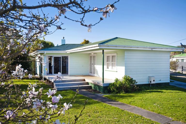 Photo of property in 21 Turenne Street, Inner Kaiti, Gisborne, 4010