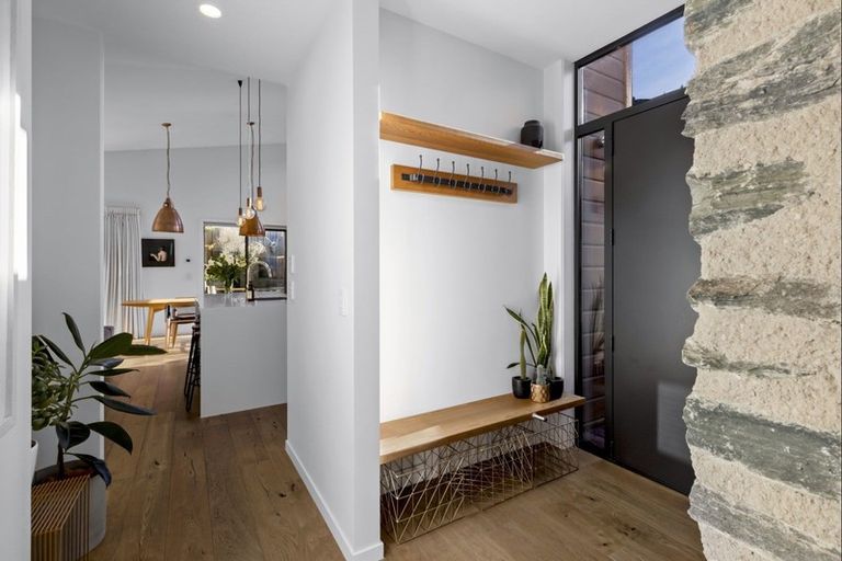 Photo of property in 3 Mcqueen Place, Arthurs Point, Queenstown, 9371