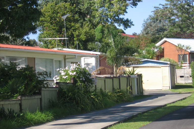 Photo of property in 1/75 Weldene Avenue, Glenfield, Auckland, 0629