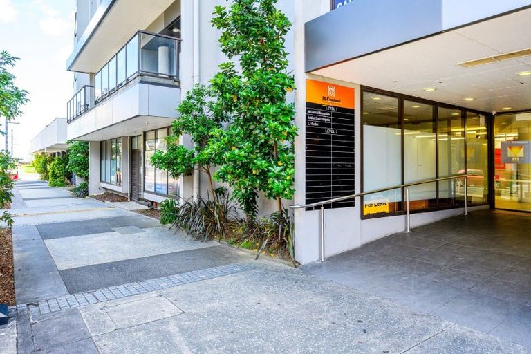 Photo of property in Twin Towers, 811/17 Putney Way, Manukau, Auckland, 2104