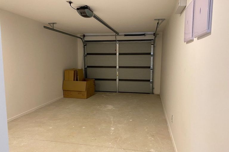 Photo of property in 15 Bloom Crescent, Sunnyvale, Auckland, 0612