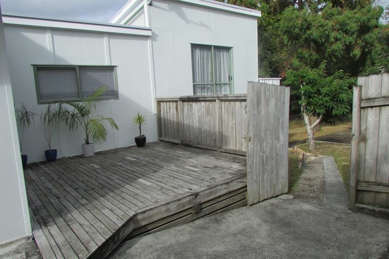 Photo of property in 14 Stottholm Road, Titirangi, Auckland, 0604