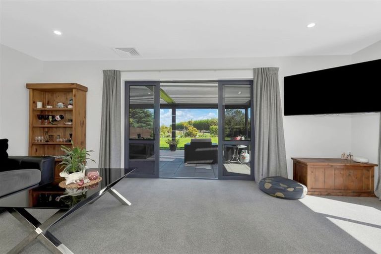 Photo of property in 66 Queens Avenue, Waikuku Beach, 7402