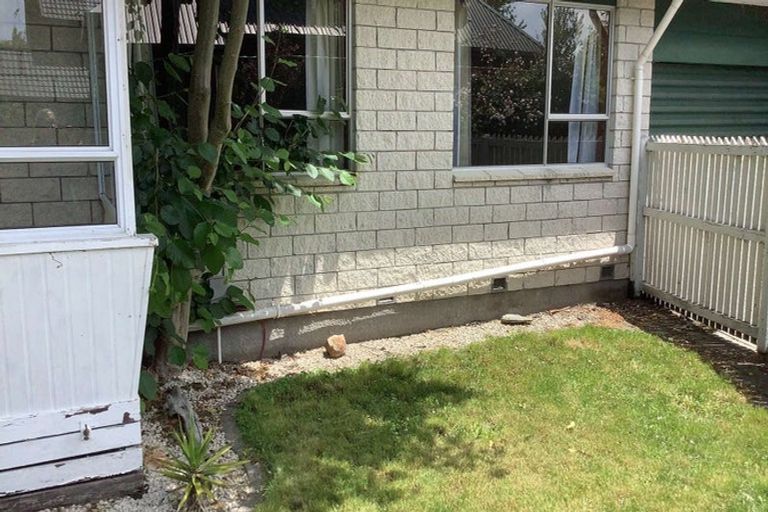 Photo of property in 2/72 Waratah Street, Avondale, Christchurch, 8061