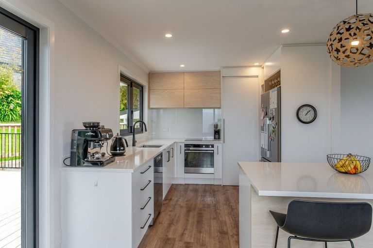 Photo of property in 17 Nalanda Crescent, Broadmeadows, Wellington, 6035