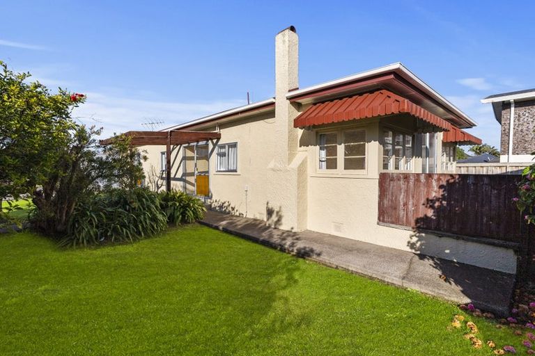 Photo of property in 10 Eastern Beach Road, Eastern Beach, Auckland, 2012