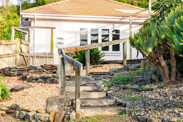 Photo of property in 9 Hill Street, Onerahi, Whangarei, 0110