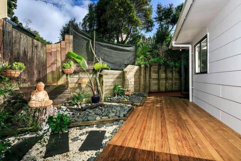 Photo of property in 2/59a Target Road, Totara Vale, Auckland, 0629