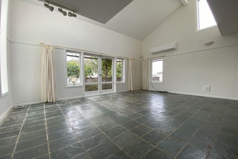 Photo of property in 2a Seaforth Avenue, Mangere Bridge, Auckland, 2022