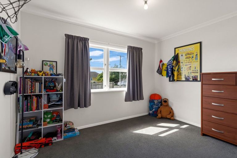 Photo of property in 16 Bledisloe Street, Levin, 5510