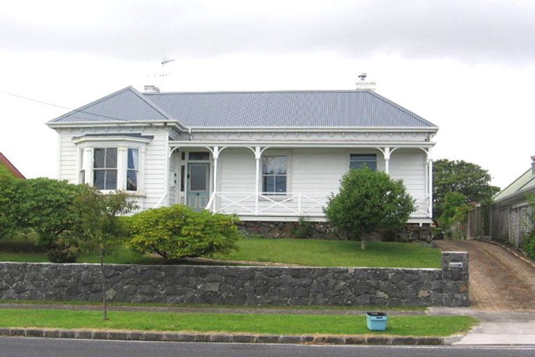 Photo of property in 3 Linwood Avenue, Mount Albert, Auckland, 1025