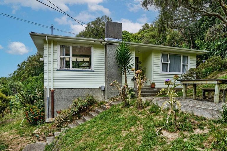 Photo of property in 5 Dunedin Terrace, Melrose, Wellington, 6023