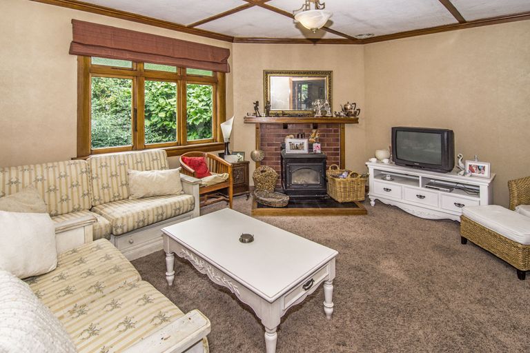 Photo of property in 6 Queen Alexandra Street, Lansdowne, Masterton, 5810