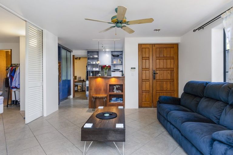 Photo of property in 1/60 Milford Road, Milford, Auckland, 0620