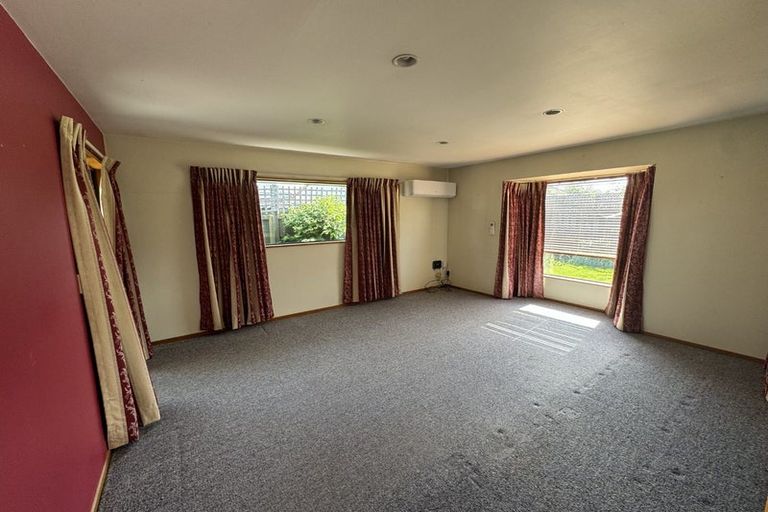 Photo of property in 2/14 Farquhars Road, Redwood, Christchurch, 8051