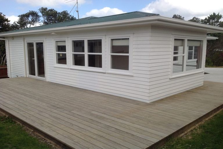 Photo of property in 26 Eskdale Road, Birkdale, Auckland, 0626