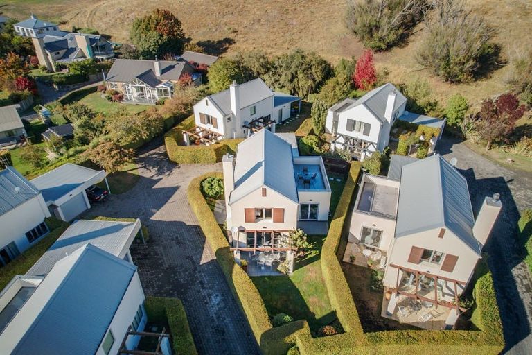 Photo of property in 9 Meadowbrook Place, Wanaka, 9305