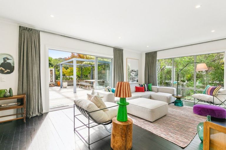 Photo of property in 8 Lochiel Road, Khandallah, Wellington, 6035