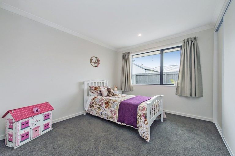 Photo of property in 8 Suffolk Drive, Kirwee, 7571