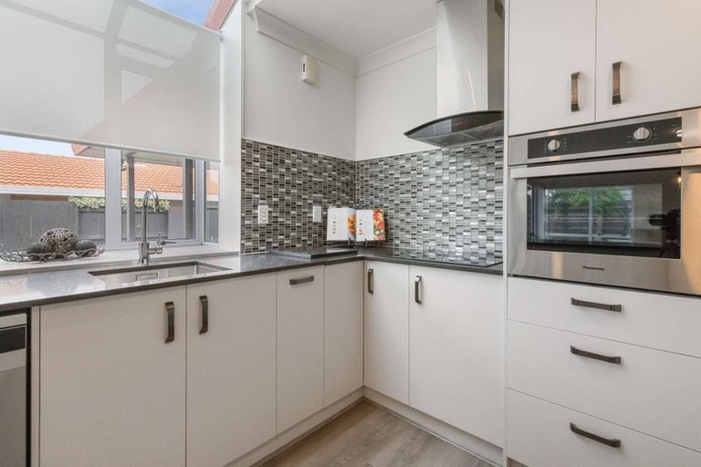 Photo of property in 35 Dalton Drive, Papamoa Beach, Papamoa, 3118