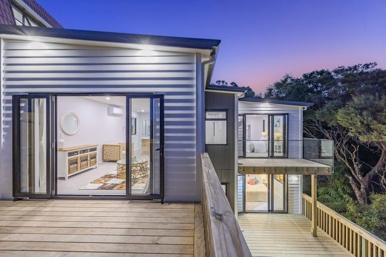 Photo of property in 254a Whangaparaoa Road, Red Beach, 0932