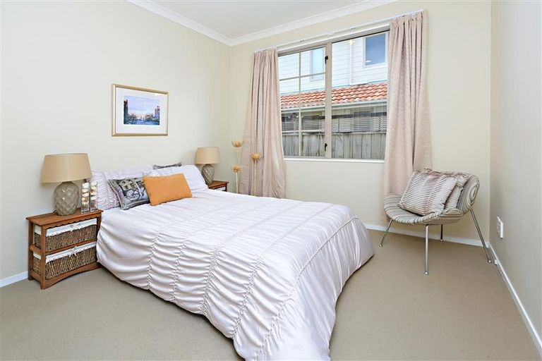 Photo of property in 69 Middlefield Drive, East Tamaki Heights, Auckland, 2016