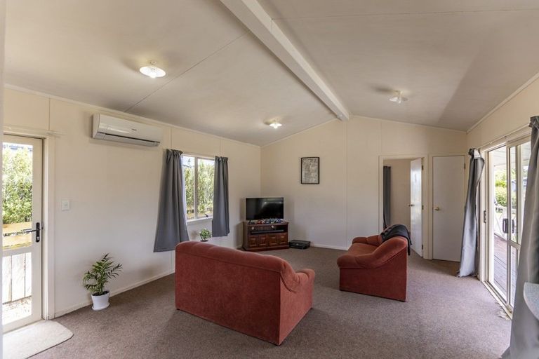 Photo of property in 16 Abbot Avenue, Waipawa, 4210