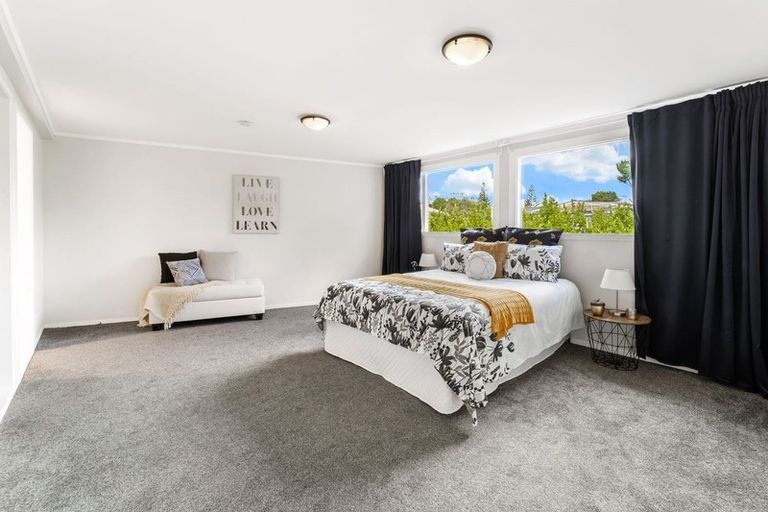 Photo of property in 23a Riserra Drive, Ranui, Auckland, 0612