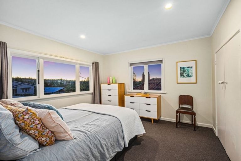 Photo of property in 12 Arahoe Road, New Lynn, Auckland, 0600