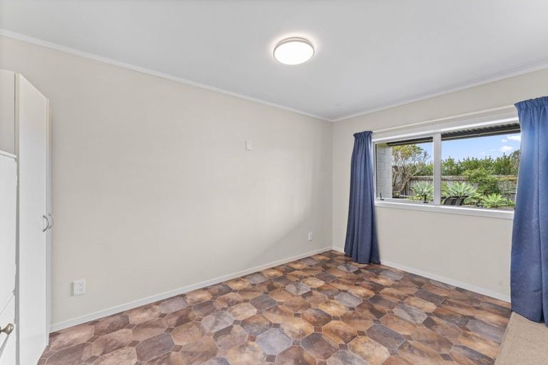 Photo of property in 5 Stapleford Crescent, Browns Bay, Auckland, 0630