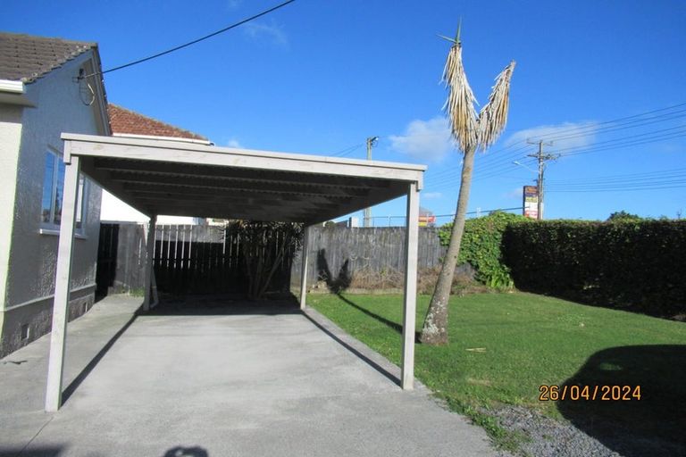 Photo of property in 4029 Great North Road, Glen Eden, Auckland, 0602