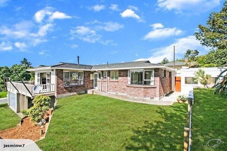 Photo of property in 28 Moulton Street, Moturoa, New Plymouth, 4310