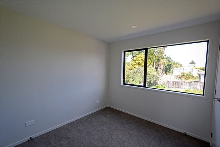 Photo of property in 6/66 Neil Avenue, Te Atatu Peninsula, Auckland, 0610