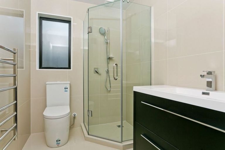 Photo of property in 62a Verran Road, Birkdale, Auckland, 0626