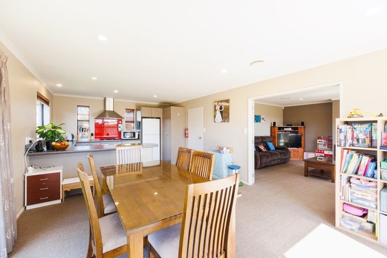 Photo of property in 14 Orlando Way, Kelvin Grove, Palmerston North, 4414