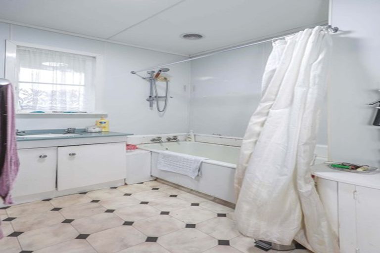 Photo of property in 24 Hikutaia Street, Te Aroha, 3320