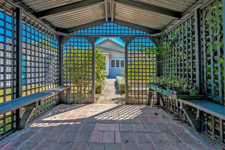 Photo of property in 34 Florence Avenue, Palmerston North, 4414