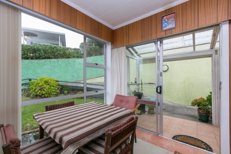 Photo of property in 3 Findlay Street, Moturoa, New Plymouth, 4310