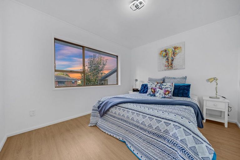 Photo of property in 2/4173a Great North Road, Glen Eden, Auckland, 0602