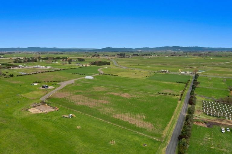 Photo of property in 31 Coast Lane, Thornton, 3194