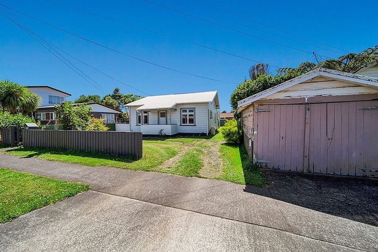 Photo of property in 10 Erin Street, Hawera, 4610