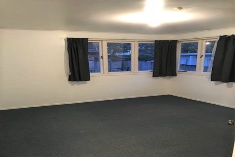 Photo of property in 68a Flanshaw Road, Te Atatu South, Auckland, 0610