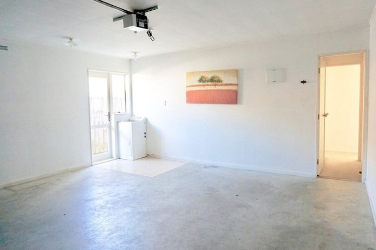 Photo of property in 23 Robin Brooke Drive, Flat Bush, Auckland, 2019