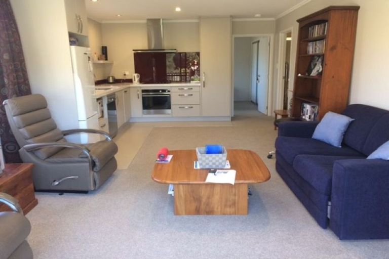 Photo of property in 14a Gracechurch Drive, Flat Bush, Auckland, 2016