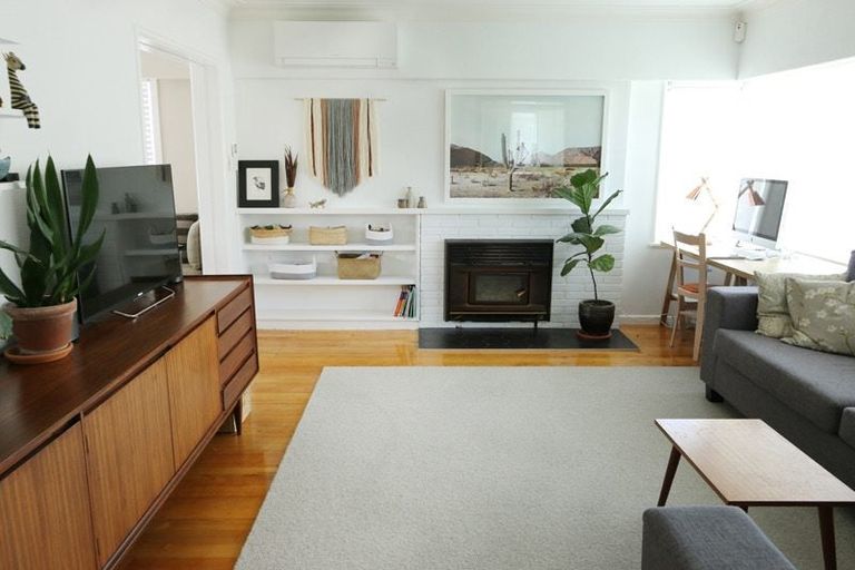 Photo of property in 30 Eastglen Road, Glen Eden, Auckland, 0602