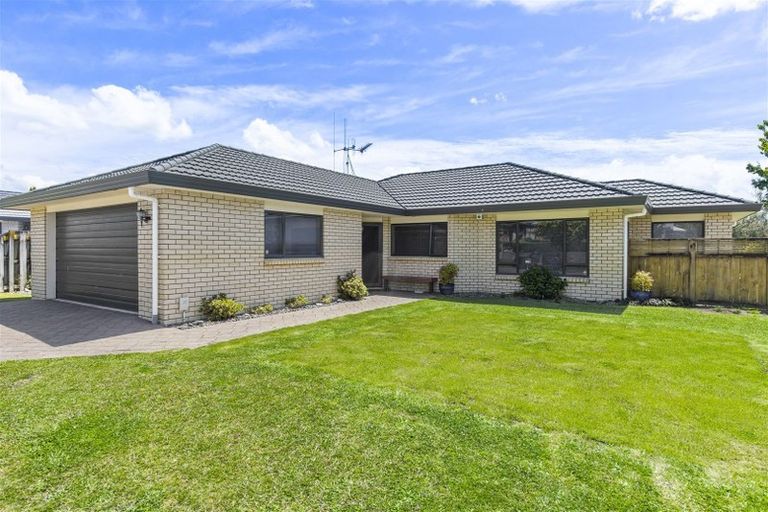 Photo of property in 18 Twickenham Place, Nawton, Hamilton, 3200